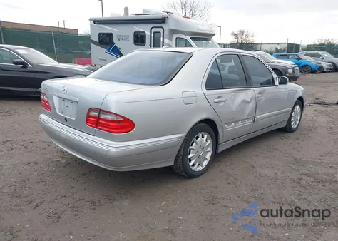 2000 Mercedes-Benz E 320 from USA, damaged, VIN WDBJF65J4YB063768